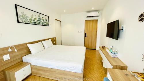 Cam Lam House | The Track Homestay - Near Bai Dai Beach