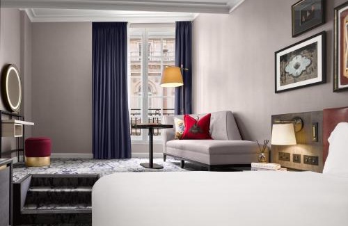 London City Centre Hotel | The Trafalgar St. James, London Curio collection by Hilton