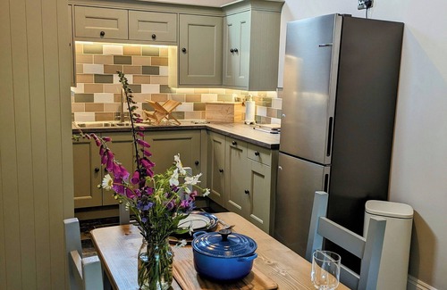 Builth Wells House | The Tranquil Heart of Wales - Reconnect with Nature at this Pet-Friendly Escape