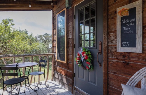 Leakey Cabin | The Treehouse - A Hill Country Gem in the Lost Maples Region!