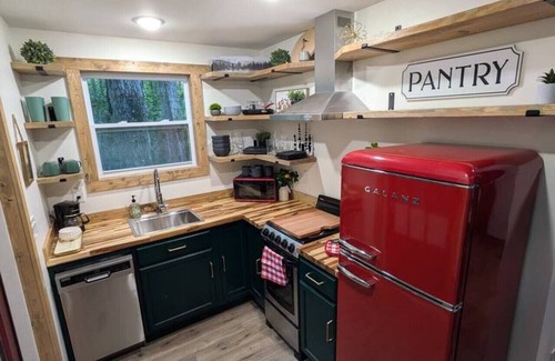 Morganton House | "The Treehouse"/HotTub/New Constr./NO Cleaning Fee