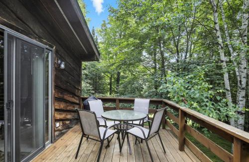 Phelps House | The Treehouse Lakes & Trails Cabin cabin