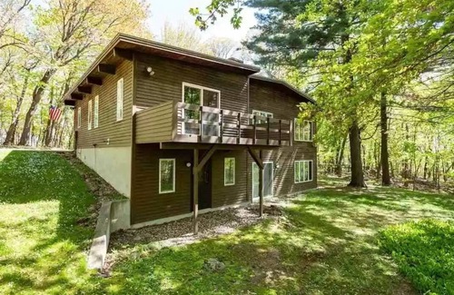 Waupaca House | The Treehouse