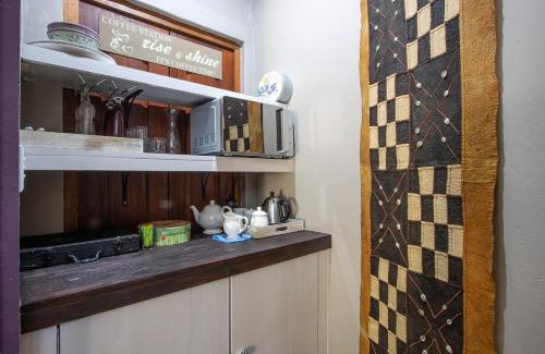 Newcastle House | The Tuscan Garden