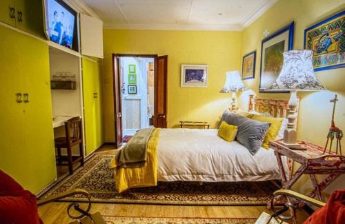 Newcastle House | The Tuscan Garden