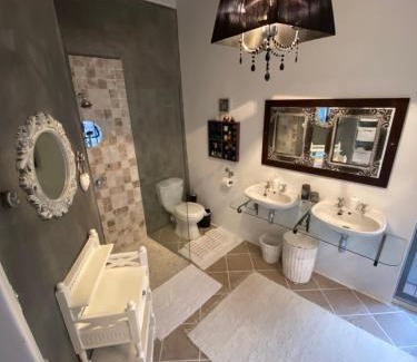 Newcastle House | The Tuscan Garden