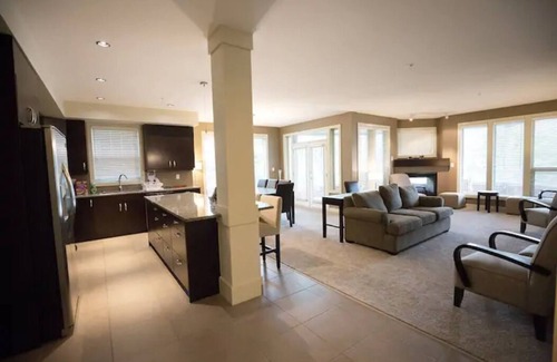 Vernon Condo | The ULTIMATE Okanagan WATERFRONT Vacation Rental!