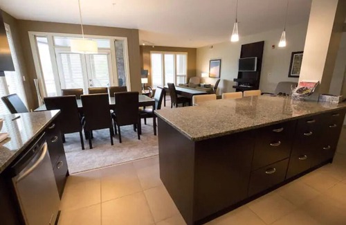 Vernon Condo | The ULTIMATE Okanagan WATERFRONT Vacation Rental!