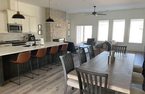 Andover House | The ultimate place for a golf trip, wedding party or business retreat.