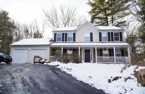 East Stroudsburg House | The Ultimate Retreat