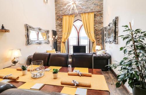 Lisnagunogue Apartment | The Upper Room