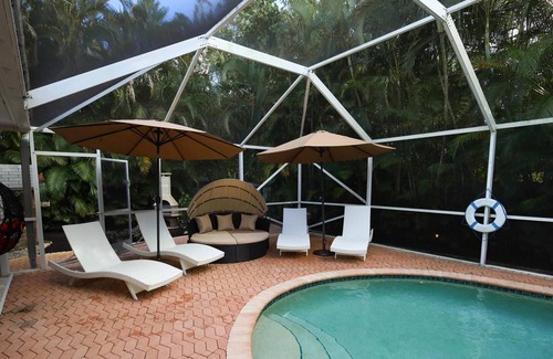 Greenacres Villa | The Utopia Resort Dream PoolSpa BBQ Outdoor Dining