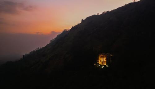 Devikolam Hotel | The Valle by Kondody Hotels