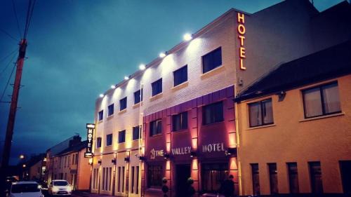 Fivemiletown Hotel | The Valley Hotel & Carriage Gardens
