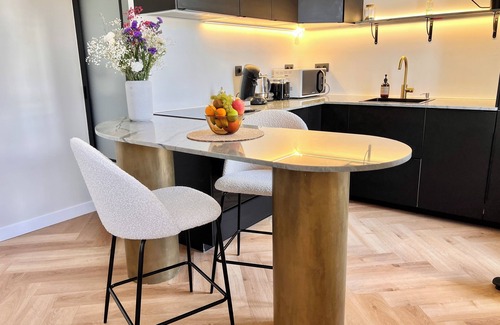 Bry-sur-Marne Apartment | The Van Gogh Appart 3'RER 11'Paris 23'Disney