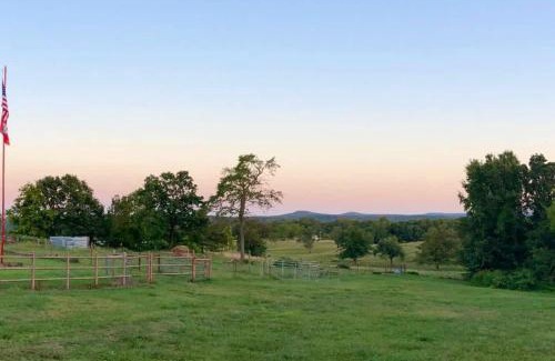 Siloam Springs Apartment | The Varnadoe Villa- Farm Stay