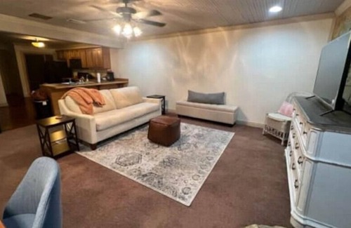 Ellisville Apartment | The Varsity in Historic Ellisville