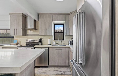 Allapattah House | The Velvet Palm | Pool | Hot Tub | Midtown