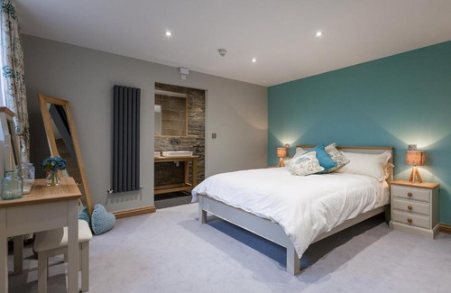 Honley Hotel | The Venue Serviced Apartments