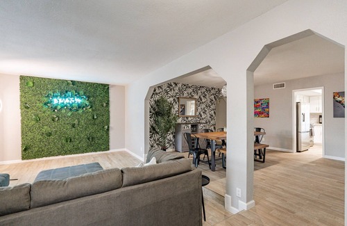 Dobson Ranch House | THE VIBEHOUSE - HEATED SALTWATER POOL!