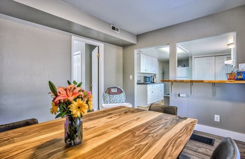 Colorado Springs House | The Vibrant Victorian! BBQ grill & Fire Pit!