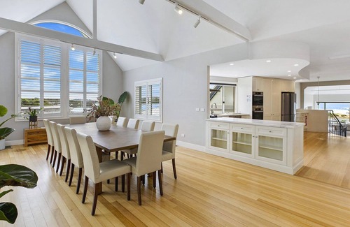 Wamberal House | THE VIEW - FRAMING OCEAN VIEWS FROM JUST ABOUT EVERY VANTAGE POINT