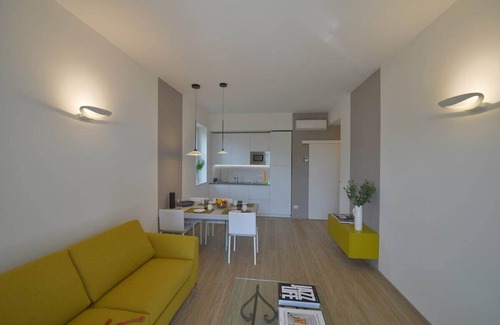 Baveno Apartment | The View-Rainbow:design lake view apartment