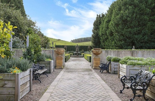 Robertson House | The Villa at Linden Hall - Highlands Luxury