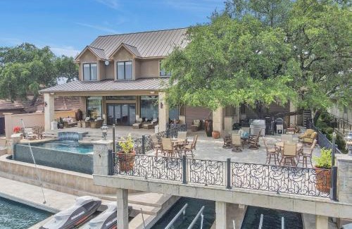 Horseshoe Bay West House | The Villa on Matern New Listing