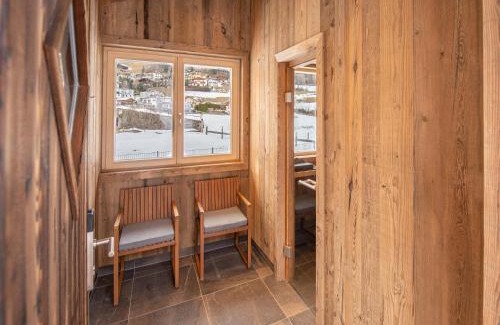 Wald im Pinzgau House | The village - chalet stone house