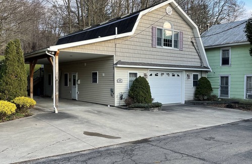 Gowanda Apartment | The Village Loft