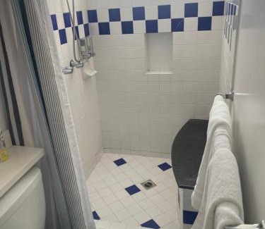 Valley Glen House | The Village