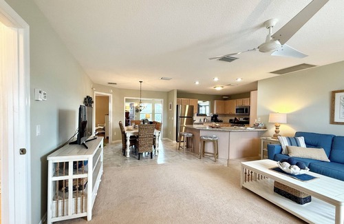 The Villages House | THE VILLAGES: SPACIOUS 3-BEDROOM HOME WITH SUNROOM, PATIO, BBQ- NEAR LAKE/PARK!
