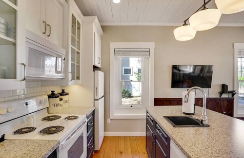 Albany Cottage | The Vine Street Cottage c1895!