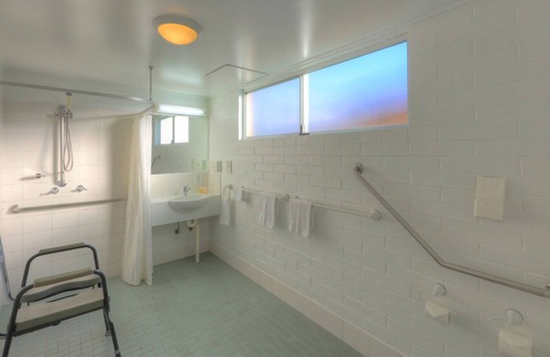 Stanthorpe Hotel | The Vines Motel and Cottages