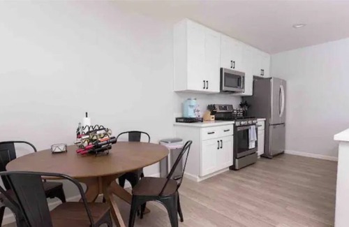 Central Escondido House | The Vineyard 2 bedroom condo in Historic Escondido, 10 mins from Safari park!