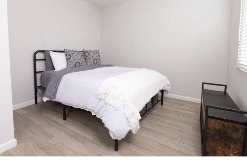 Central Escondido House | The Vineyard 2 bedroom condo in Historic Escondido, 10 mins from Safari park!