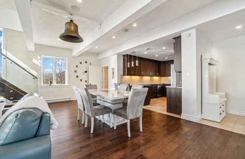 Fox Point House | The Vista Del Mar 596