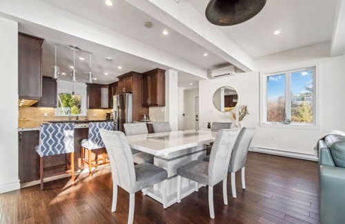 Fox Point House | The Vista Del Mar 596