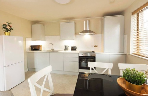 Belfast City Centre Apartment | The Vogue- 2 bd Hip Ap. Ultra Fast WIFI