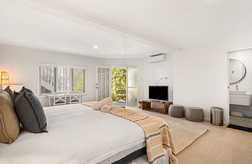 Wagstaffe Cabin | The Wagstaffe Escape is a private granny flat condo is the perfect accommodation for couples or sing