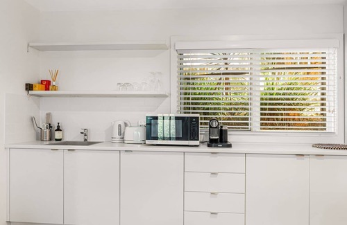 Wagstaffe Cabin | The Wagstaffe Escape is a private granny flat condo is the perfect accommodation for couples or sing