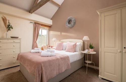 Sculthorpe House | The Wagtail Cottage