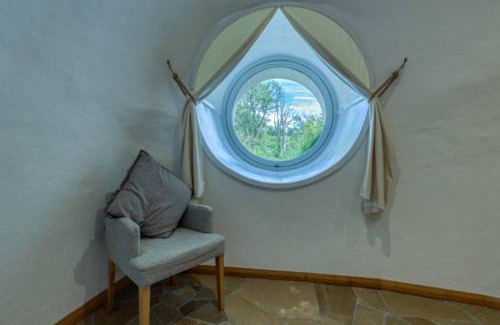 Loch Tay Villa | The Warren - Hobbit House and Hot Tub at Loch Tay