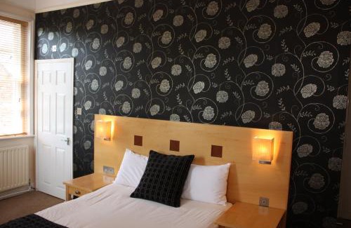 Warwick Town Centre Hotel | The Warwick Arms Hotel - The Coaching Inn Group