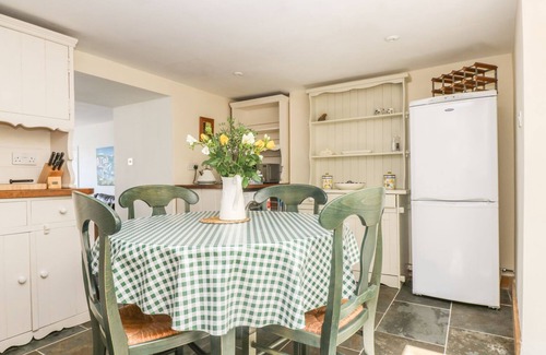 Polruan Apartment | THE WATCH BELOW, pet friendly, character holiday cottage in Polruan
