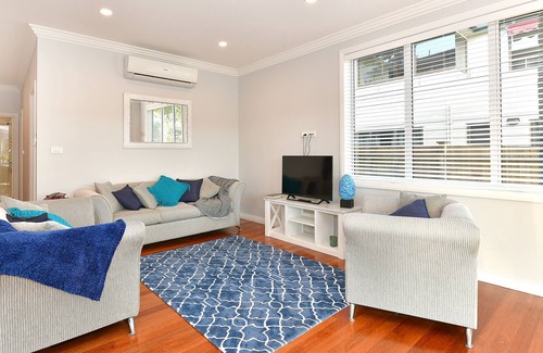 Arkles Bay Apartment | The Waterfront on Wade - Luxury 2 bedroom apartment on the Weiti River Estuary