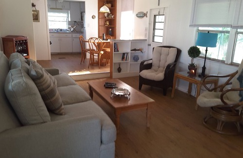 South Waterfront Park House | The Waters Edge 2/1 with Boat Dock in back yard