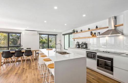 Wye River House | The Wave House