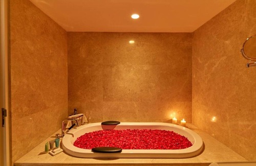 Krishnarajapura Hotel | The Waverly Hotel & Residences